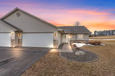 401 Bluebird St, Mora, MN 55051