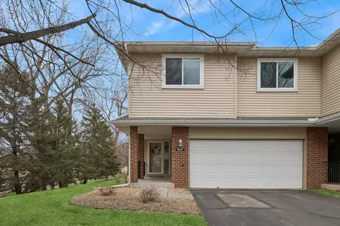 7427 Braden Trl, Inver Grove Heights, MN 55076