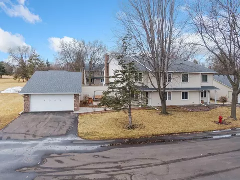 9368 Ranchview Ln N, Maple Grove, MN 55369