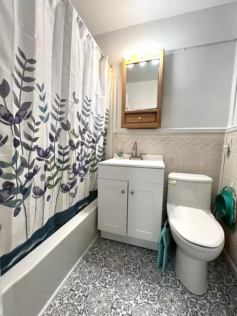 Bath - 325 2nd Ave NW, Plainview, MN 55964 photo 1 of 1