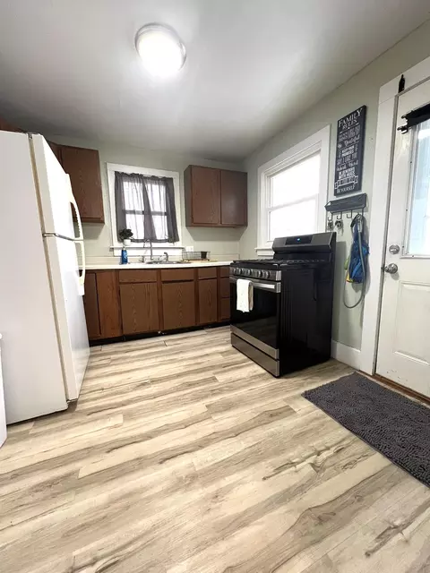 Kitchen - 325 2nd Ave NW, Plainview, MN 55964 photo 1 of 3