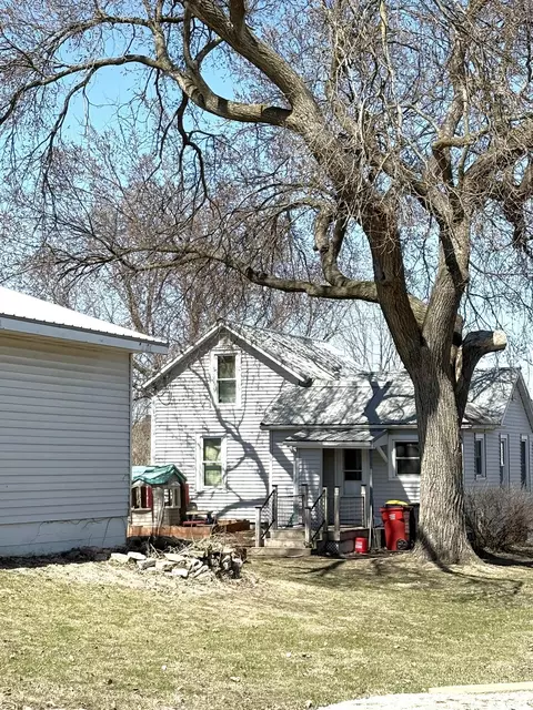 Exterior - 325 2nd Ave NW, Plainview, MN 55964 photo 3 of 4