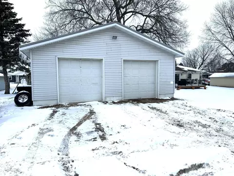 Exterior - 325 2nd Ave NW, Plainview, MN 55964 photo 4 of 4
