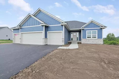 416 Moelter Ln, Hudson, WI 54016