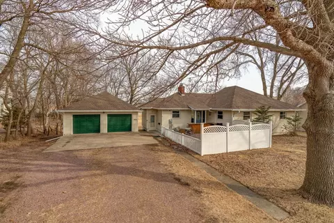 1913 Albion Ave, Fairmont, MN 56031