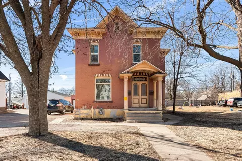 416 S Oak Ave, Owatonna, MN 55060