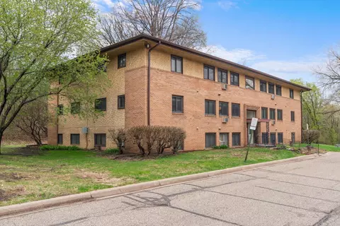 2395 Unity Ave N, Golden Valley, MN 55422