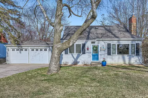 3431 Moorland Rd, Minnetonka, MN 55345