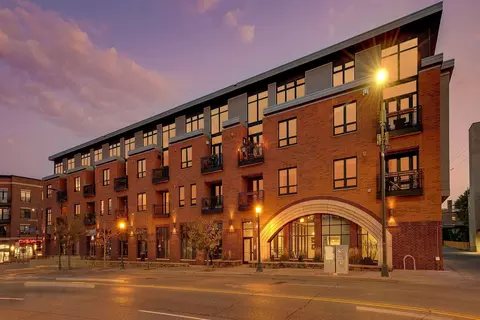 9 W Franklin Ave #202, Minneapolis, MN 55404