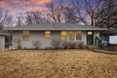 2000 Gettysburg Ave N, Golden Valley, MN 55427