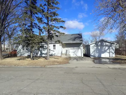 105 Pine St S, Sauk Centre, MN 56378