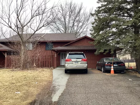 760 Cougar Dr, Eagan, MN 55123