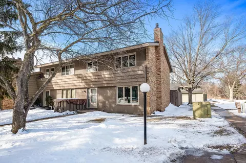 288 Windsor Ln, New Brighton, MN 55112
