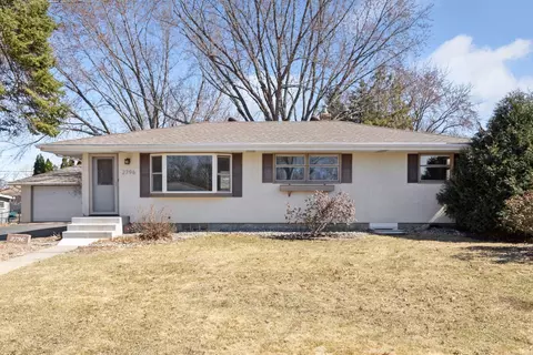 2796 Galtier St, Roseville, MN 55113
