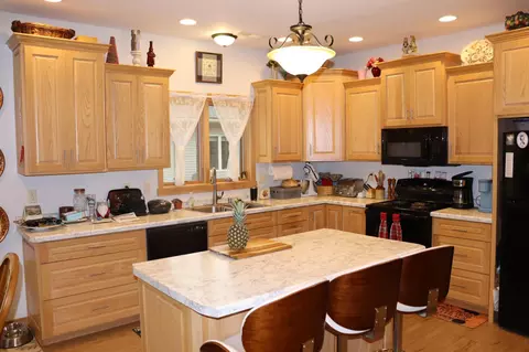 218 Thomas Dr, Rollingstone, MN 55969 photo 9