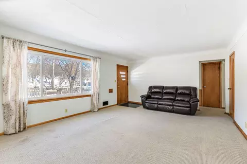 1494 Maryland Ave E, Saint Paul, MN 55106