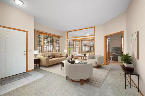15113 Derby Cir, Rosemount, MN 55068