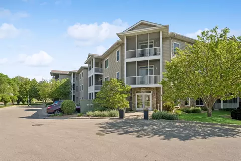 110696 Village Rd #316, Chaska, MN 55318
