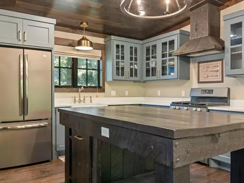 Kitchen - 6006 Ojibwa Rd, Brainerd, MN 56401 photo 2 of 7
