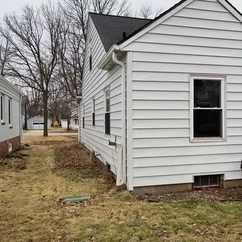 203 E 1st St, Morris, MN 56267 photo 14