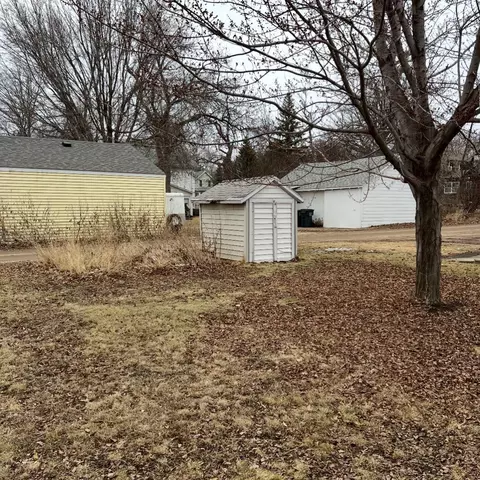 203 E 1st St, Morris, MN 56267 photo 15