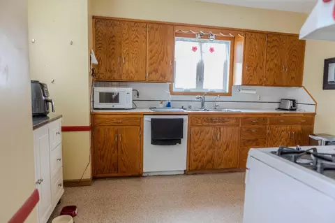 203 E 1st St, Morris, MN 56267 photo 33