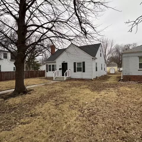 203 E 1st St, Morris, MN 56267 photo 4