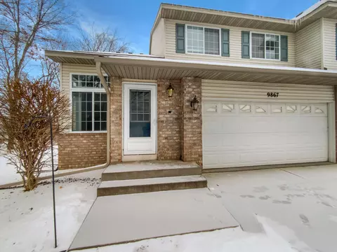 9867 Hamlet Ln S, Cottage Grove, MN 55016