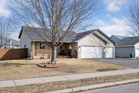 1960 Joes Lake Rd SE, Cambridge, MN 55008