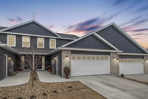 2692 Hawk Ridge Ct SE, Rochester, MN 55904