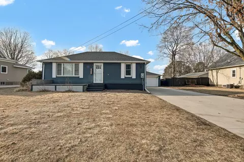 1014 W Lyon Ave, Lake City, MN 55041