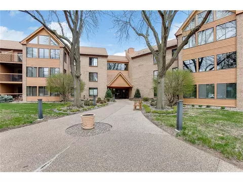 6100 Auto Club Rd #117, Bloomington, MN 55438