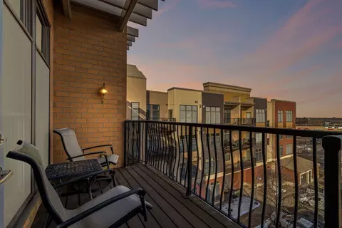 150 E Travelers Trl #407, Burnsville, MN 55337