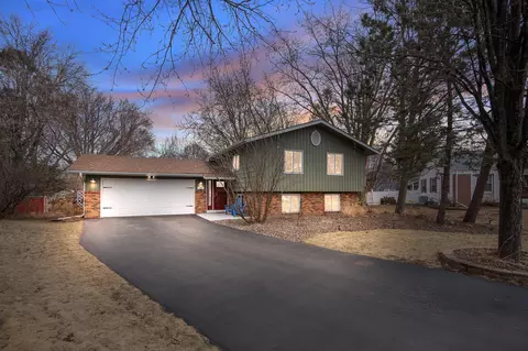 545 Driftwood Cir, New Brighton, MN 55112