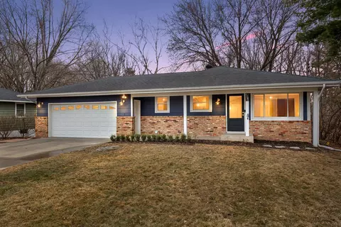 6041 Lynwood Blvd, Mound, MN 55364