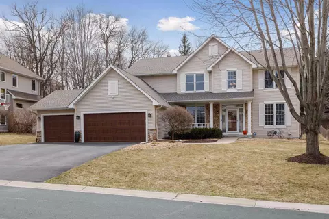1492 Pinetree Pass, Eagan, MN 55122