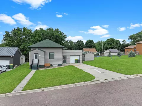 312 4th St E, Jasper, MN 56144