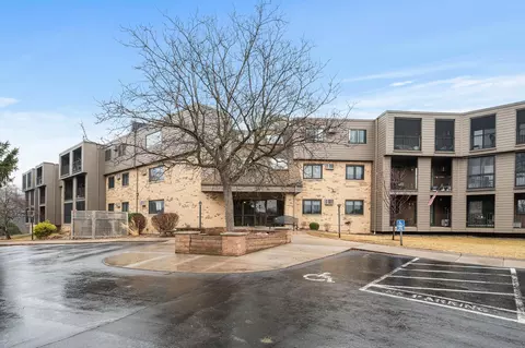1000 41st Ave NE #305NE, Columbia Heights, MN 55421