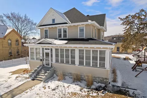 119 N Elm St, Chaska, MN 55318