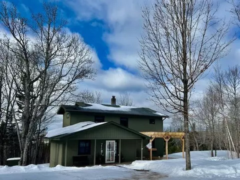 568 Ward Lake Rd, Lutsen, MN 55612
