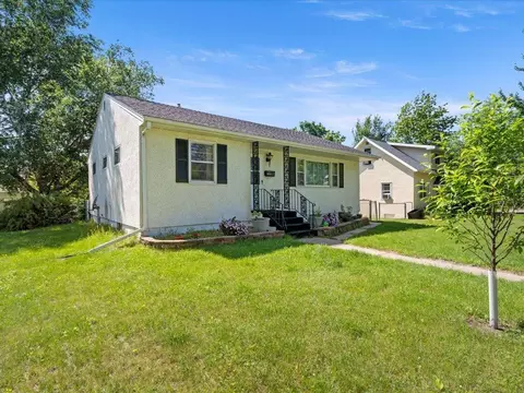 Exterior - 919 6th Ave NE, Brainerd, MN 56401 photo 2 of 8