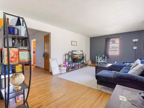 Living - 919 6th Ave NE, Brainerd, MN 56401 photo 1 of 3
