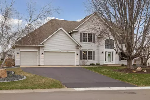17771 Hollybrook Trl, Lakeville, MN 55044