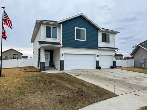 5331 8th St W, West Fargo, ND 58078
