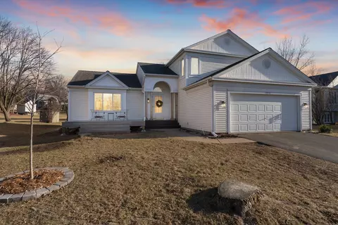17336 Homestead Trl, Lakeville, MN 55044