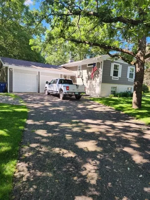 1713 Cherry Ln, Saint Cloud, MN 56304