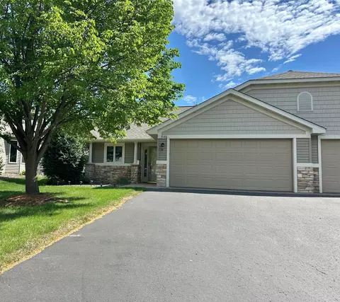 546 Williamsburg Pl, New Richmond, WI 54017
