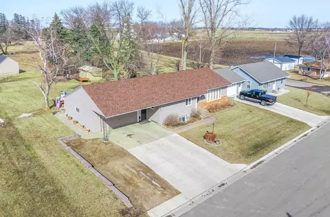 209 2nd Ave NW, Freeport, MN 56331