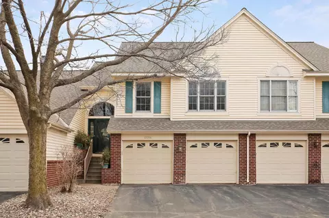 11014 Oregon Curv, Bloomington, MN 55438