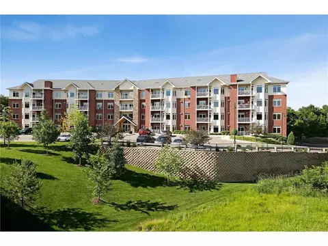 1776 Steiger Lake Ln #304, Victoria, MN 55386